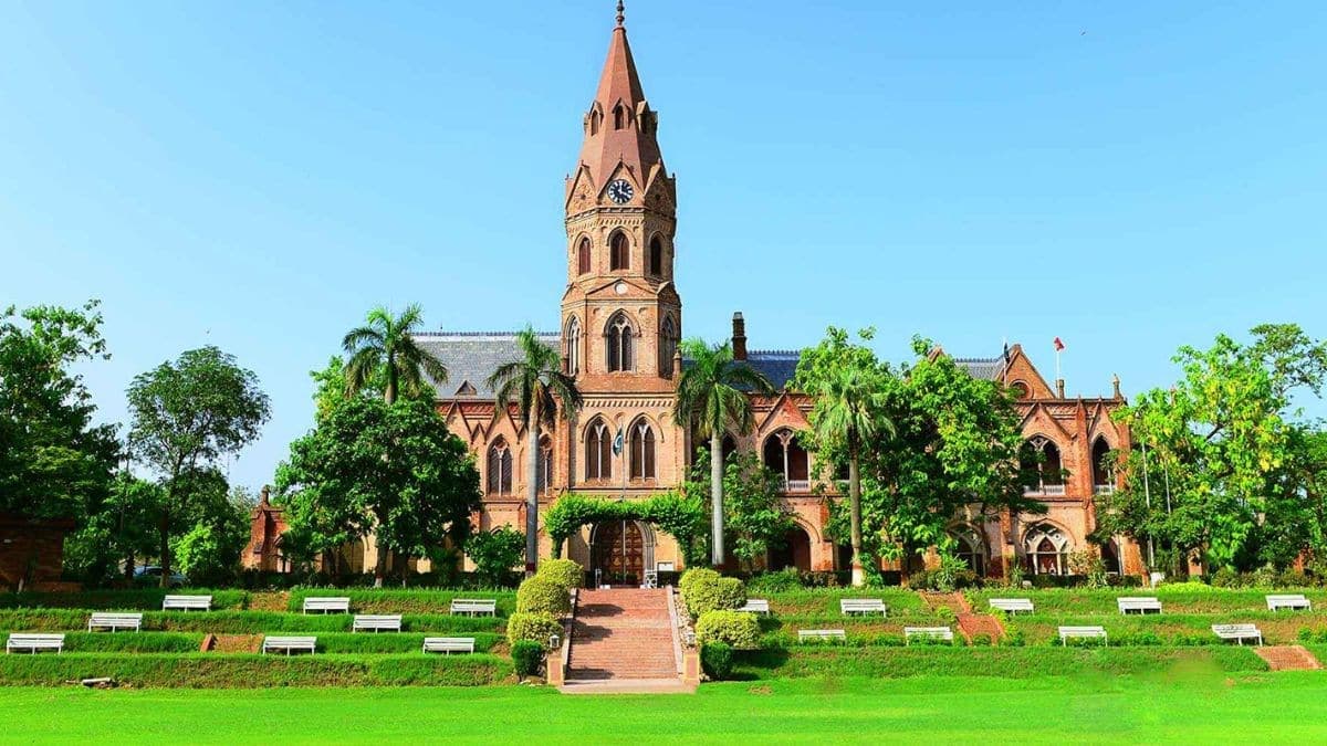 European Mathematical Society names GCU Lahore school as regional excellence centre