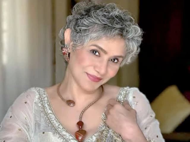 Pakistani celebrities share cancer journeys during Breast Cancer Awareness Month