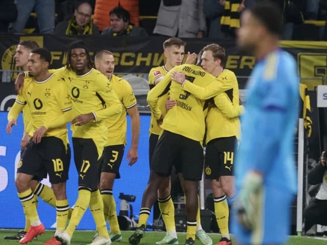Borussia Dortmund takes Bundesliga lead after 1-0 win over Eintracht Frankfurt