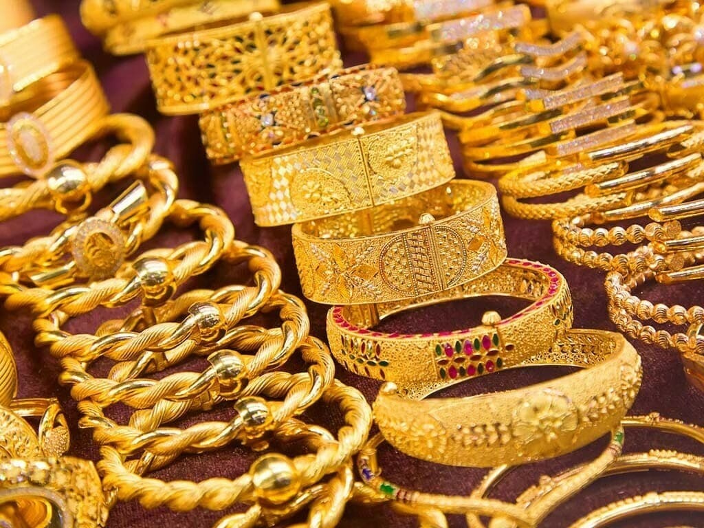 Gold prices in Pakistan rise as international rates climb