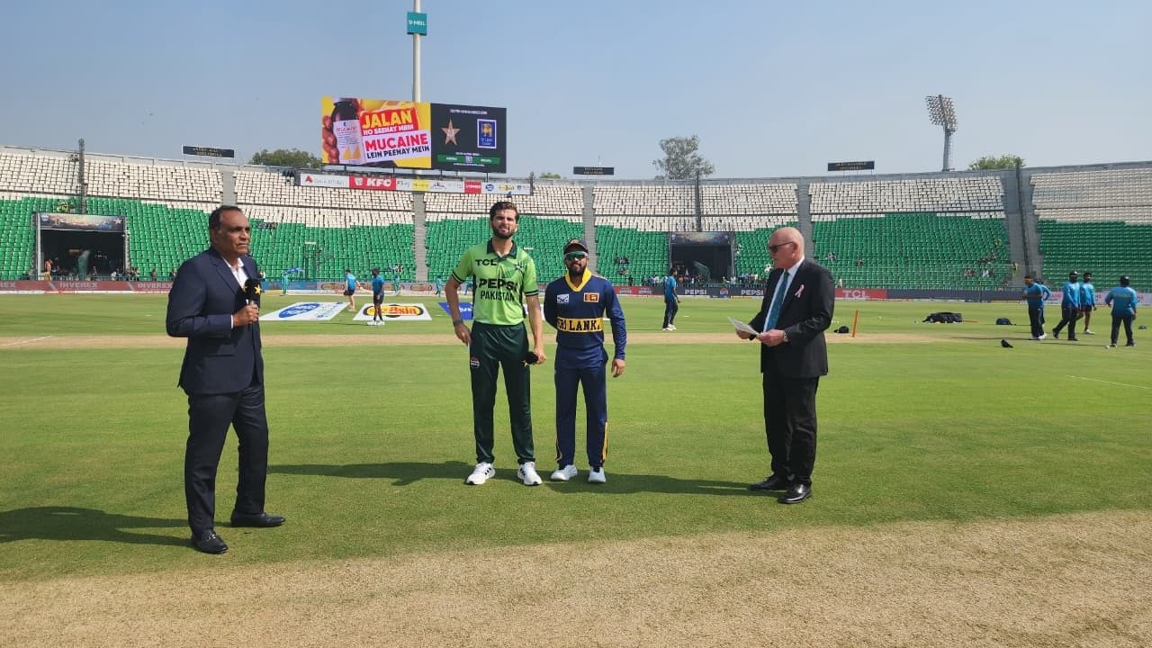 Pakistan defeats Sri Lanka by 37 runs in Lahore ODI