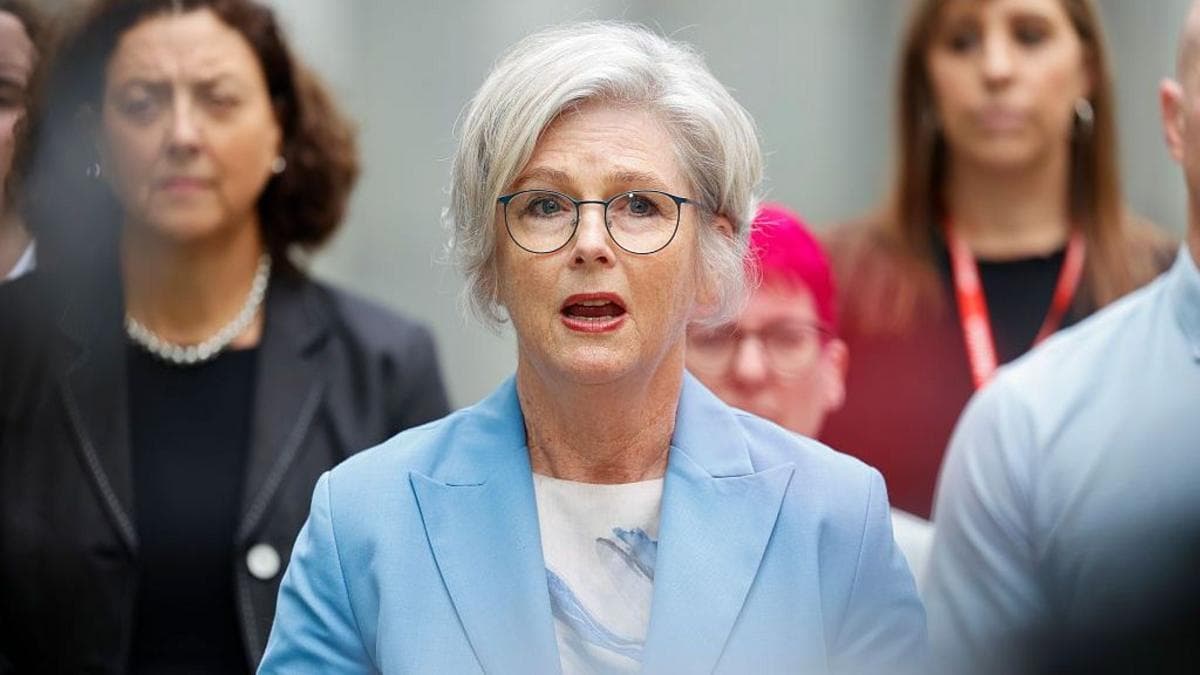 Image caption, Helen Haines is well-known and well regarded as an anti-corruption campaigner