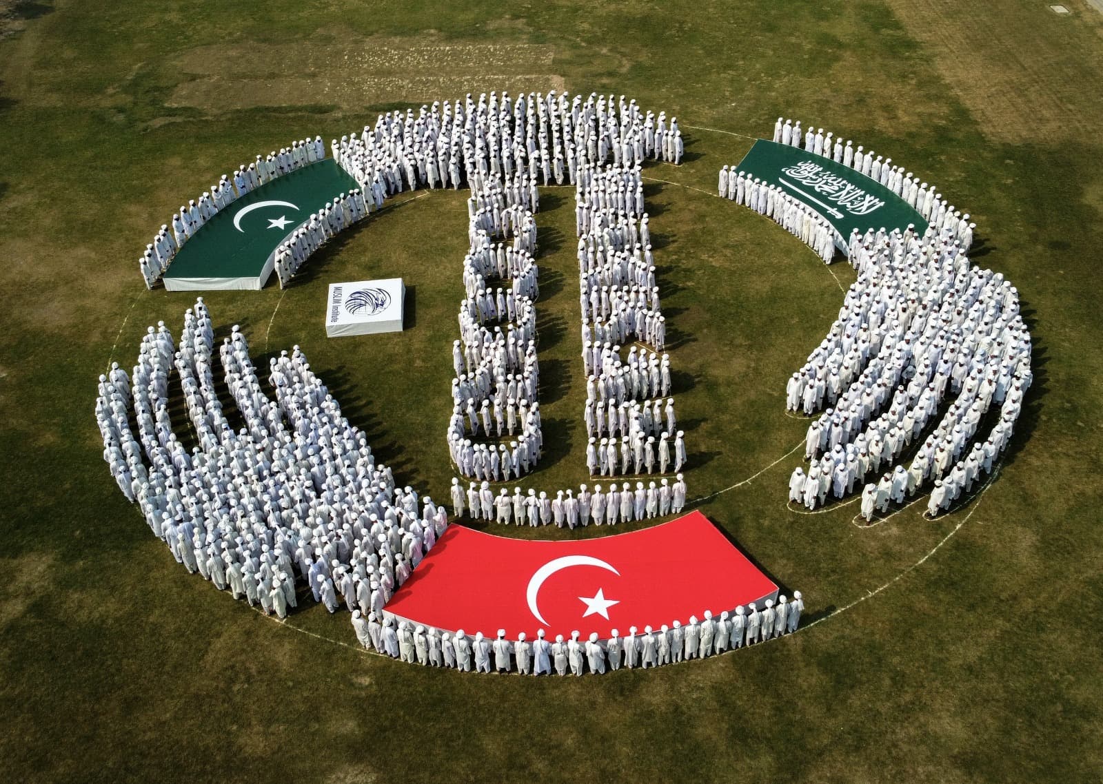 Human formation of Pakistan-Saudi-Türkiye alliance organized in Jhang
