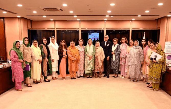 Maroof International Hospital hosts breast cancer and mental health session for parliamentarians